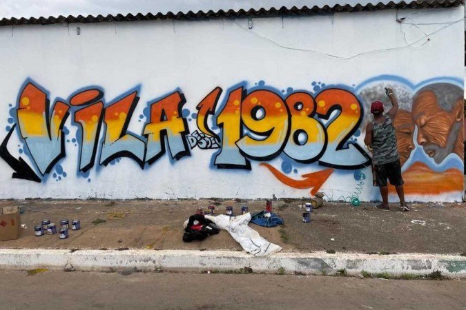Ação social em Brazlândia faz grafitagem em muros pichados pelo PCC - (crédito: Divulgação/PCDF) Ação social em Brazlândia faz grafitagem em muros pichados pelo PCC - (crédito: Divulgação/PCDF)