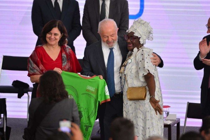 Lula e ministra da Saúde, Nísia Trindade, no Planalto, durante anúncio de investimento na pasta - (crédito: Ed Alves/CB/DA.Press) Lula e ministra da Saúde, Nísia Trindade, no Planalto, durante anúncio de investimento na pasta - (crédito: Ed Alves/CB/DA.Press)
