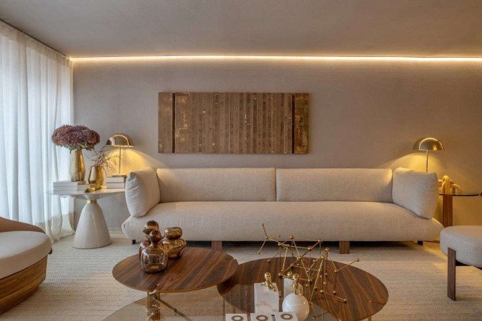 O espaço Casa Intter é rico em texturas, cores e traços. A maior parte dos objetos e acabamentos foram produzidos por artistas locais