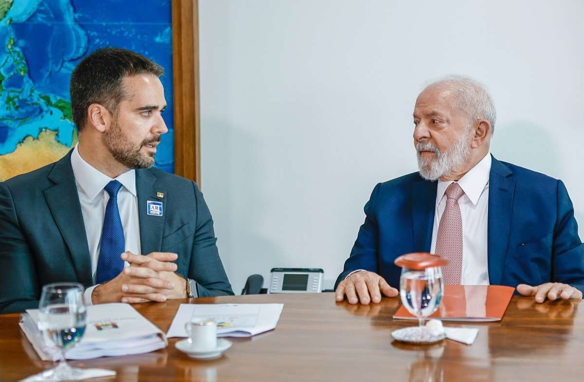 Presidente Lula em reunião com o Governador do Rio Grande do Sul, Eduardo Leite, no Planalto.