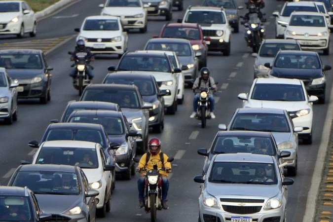 O crescimento do mercado de entregas por aplicativo, aliado a praticidade, elevou a preferência pelas motocicletas no Distrito Federal -  (crédito:  Marcelo Ferreira/CB/D.A Press)