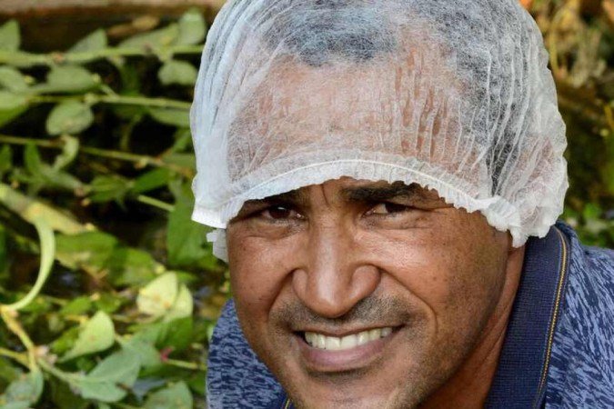  Criação de abelhas e produção de mel na Fercal. Na foto, Florisvaldo Florêncio.