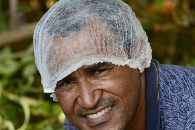  Criação de abelhas e produção de mel na Fercal. Na foto, Florisvaldo Florêncio.