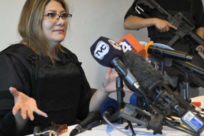 A viúva de Fernando Villavicencio, candidato assassinado no Equador, foi vítima de um atentado nesta quarta-feira -  (crédito: RODRIGO BUENDIA / AFP)