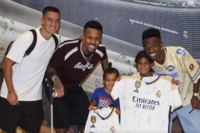 Real Madrid convida torcedora vítima de racismo para jogo no Santiago Bernabéu - (crédito: Reprodução/Twitter @realmadrid) Real Madrid convida torcedora vítima de racismo para jogo no Santiago Bernabéu - (crédito: Reprodução/Twitter @realmadrid)