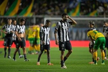 Maré de "azar" botafoguense iniciou com a derrota por 2 x 1 para o Defensa y Justicia, pela Copa Sul-Americana -  (crédito: Juan Mabromata/AFP)