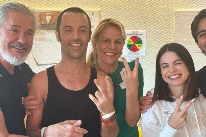 Kayky Brito com a família após alta hospitalar - (crédito: Reprodução/Instagram/@sanksbrito (29/9/2023)) Kayky Brito com a família após alta hospitalar - (crédito: Reprodução/Instagram/@sanksbrito (29/9/2023))