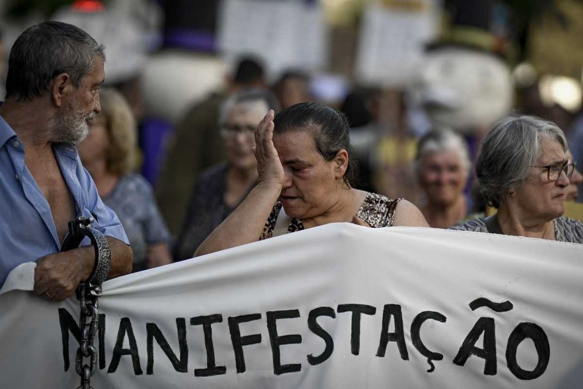 Milhares de portugueses protestam contra crise da moradia: 