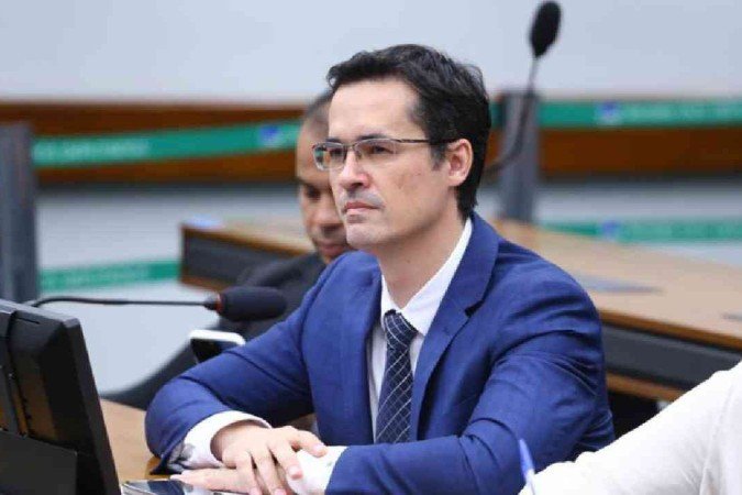 Dallagnol ainda elogiou o governador de Minas Gerais, Romeu Zema (Novo) - (crédito: Vinicius Loures/Câmara dos Deputados) Dallagnol ainda elogiou o governador de Minas Gerais, Romeu Zema (Novo) - (crédito: Vinicius Loures/Câmara dos Deputados)