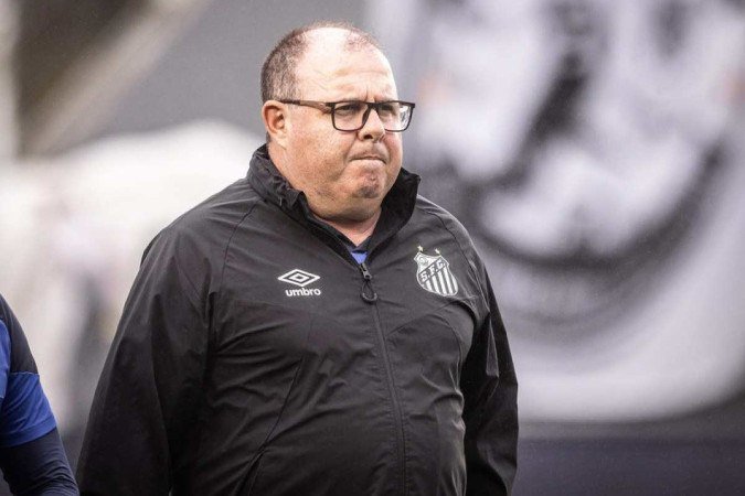 Marcelo Fernandes aproveita oportunidade em meio a crise e às demissões de treinadores no Santos, em meio à luta contra o rebaixamento inédito do clube - (crédito: Raul Baretta/Santos) Marcelo Fernandes aproveita oportunidade em meio a crise e às demissões de treinadores no Santos, em meio à luta contra o rebaixamento inédito do clube - (crédito: Raul Baretta/Santos)