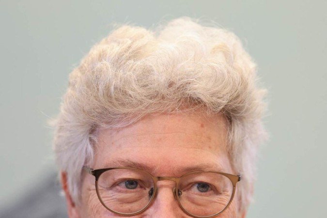 French-Swedish physicist Anne L'Huillier, talks to journalists at Lund University, in Lund, Sweden, on October 3, 2023 after the Royal Swedish Academy of Sciences in Stockholm announced that she won the 2023 Nobel Prize in Physics. (Photo by Andreas HILLERGREN / various sources / AFP) / Sweden OUT
      