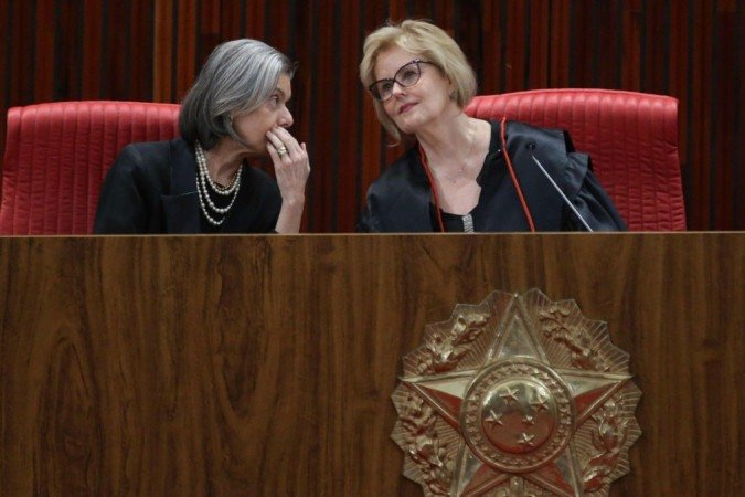 Cármen Lúcia (esq.) e Rosa Weber: por quase 12 anos, ministras foram as únicas duas mulheres na corte de 11 integrantes - (crédito: Agência Brasil) Cármen Lúcia (esq.) e Rosa Weber: por quase 12 anos, ministras foram as únicas duas mulheres na corte de 11 integrantes - (crédito: Agência Brasil)
