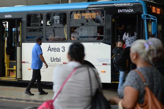 O projeto que prevê o ree a empresas de ônibus foi aprovado com 16 a favor e cinco contrários - (crédito: Minervino Júnior/CB/D.A.Press) O projeto que prevê o ree a empresas de ônibus foi aprovado com 16 a favor e cinco contrários - (crédito: Minervino Júnior/CB/D.A.Press)