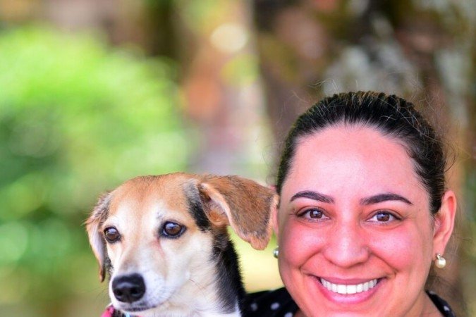 Paris foi com a tutora, Thereza Raquel, receber a bênção pela primeira vez
