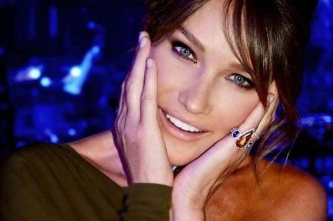 Carla Bruni - (crédito: Reprodução/Instagram/@carlabrunioficial) Carla Bruni - (crédito: Reprodução/Instagram/@carlabrunioficial)