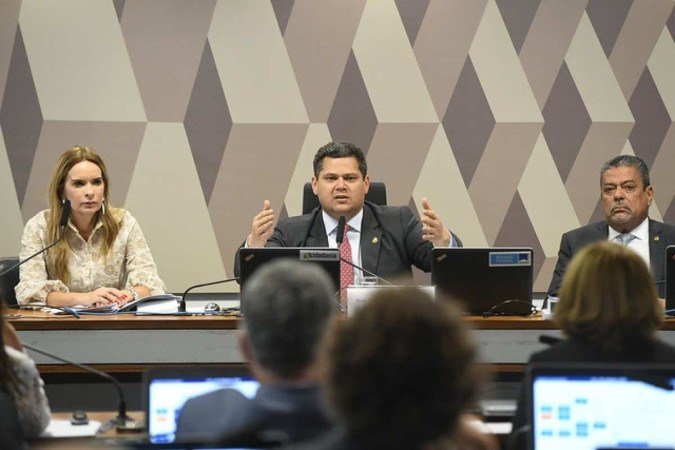 Audiência pública da CCJ para discutir com representantes do setor de serviços a PEC 45/2019, que simplifica o sistema tributário do país
- (crédito: Jefferson Rudy/Agência Senado) Audiência pública da CCJ para discutir com representantes do setor de serviços a PEC 45/2019, que simplifica o sistema tributário do país
- (crédito: Jefferson Rudy/Agência Senado)
