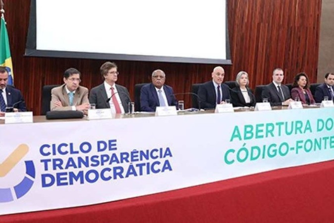 Na ocasião, o presidente da corte eleitoral, ministro Alexandre de Moraes, criticou o voto impresso e defendeu o modelo de votação atual -  (crédito: Divulgação/TSE)