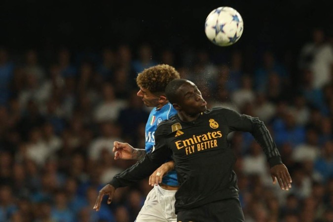 Real Madrid vence Napoli por 4 a 2 em jogo eletrizante na Champions League