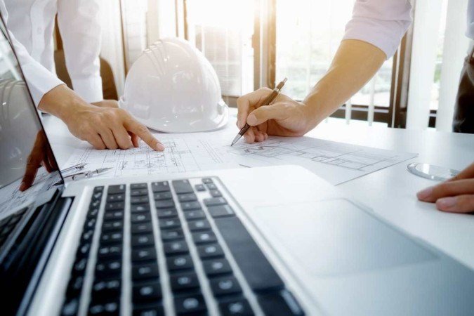 Engenheiros químicos, engenheiros civis e economistas, por exemplo, tiveram redução de 52%, 41% e 39%, respectivamente. - (crédito: Freepik/Reprodução) Engenheiros químicos, engenheiros civis e economistas, por exemplo, tiveram redução de 52%, 41% e 39%, respectivamente. - (crédito: Freepik/Reprodução)