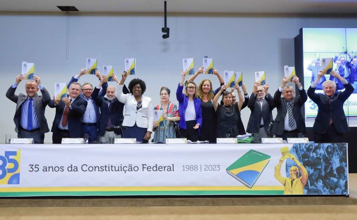 Os 35 anos da Constituição: Congresso inicia celebrações