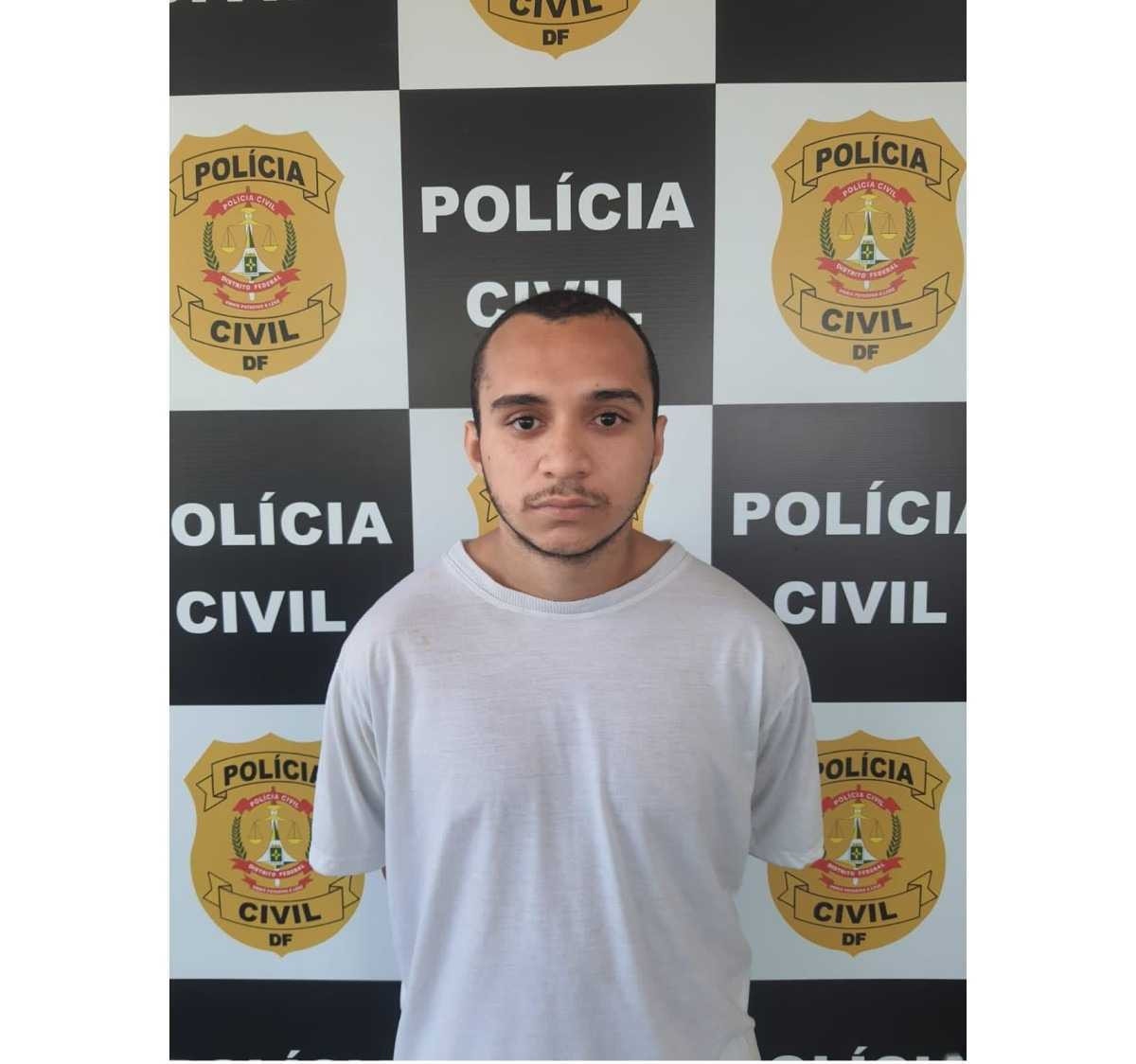 Marcos Deocleciano da Silva, 22, conhecido como Pato, é preso por ameaçar e esfaquear funcionário de farmácia em Brasília