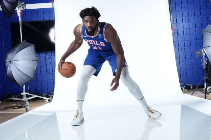 Embiid escolheu a cidadania estadunidense e pode representar o país nas Olimpíadas de 2024       -  (crédito: Jesse D. Garrabrant/NBA)