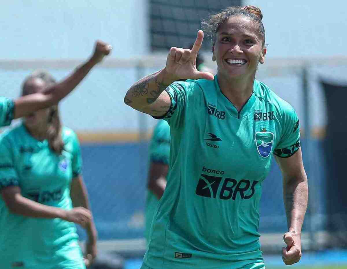 Autora de dois gols no Candangão, Ju Morais é um dos destaques da equipe do Minas Brasília -  (crédito: Patricy Albuquerque / Minas Brasília)