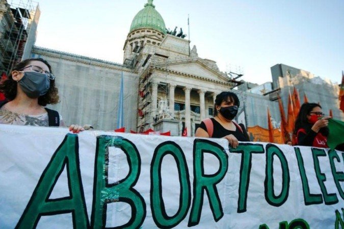 Marcha a favor da legalização do aborto na Argentina em 2020 -  (crédito: Getty Images)