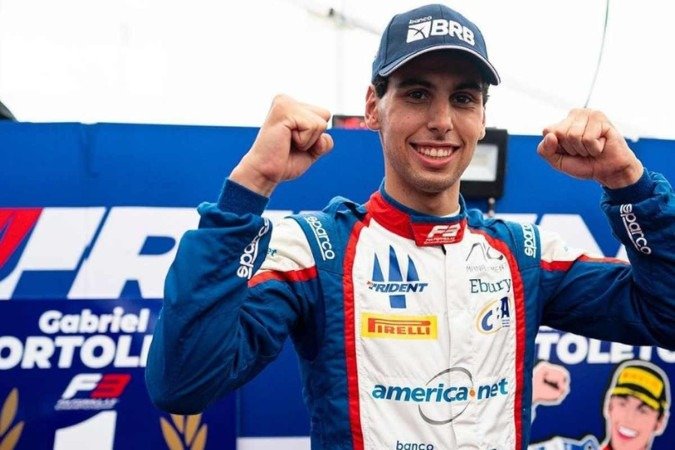 Bortoleto chega à McLaren no embalo da conquista do título da Fórmula 3 - (crédito: Reprodução/Instagram/@gabrielbortoleto_) Bortoleto chega à McLaren no embalo da conquista do título da Fórmula 3 - (crédito: Reprodução/Instagram/@gabrielbortoleto_)