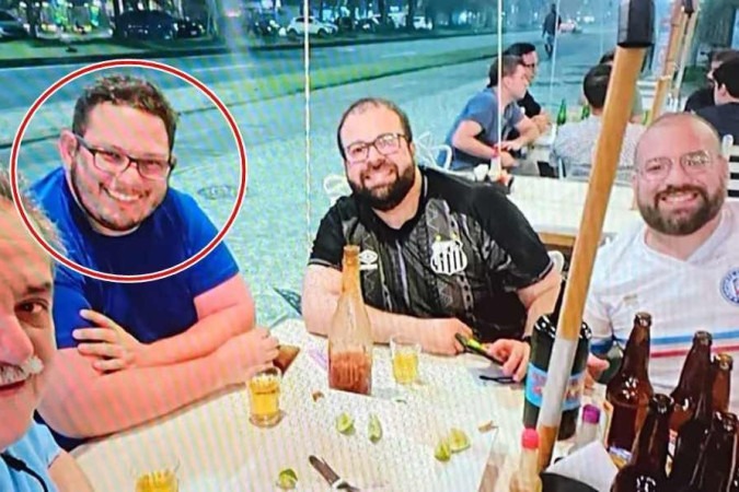 Daniel (circulado em vermelho) passou por cirurgia de 10 horas para a retirada de um projétil que ficou alojado. O objeto será analisado pela Polícia Civil do Rio de Janeiro
- (crédito: Reprodução/Redes sociais) Daniel (circulado em vermelho) passou por cirurgia de 10 horas para a retirada de um projétil que ficou alojado. O objeto será analisado pela Polícia Civil do Rio de Janeiro
- (crédito: Reprodução/Redes sociais)