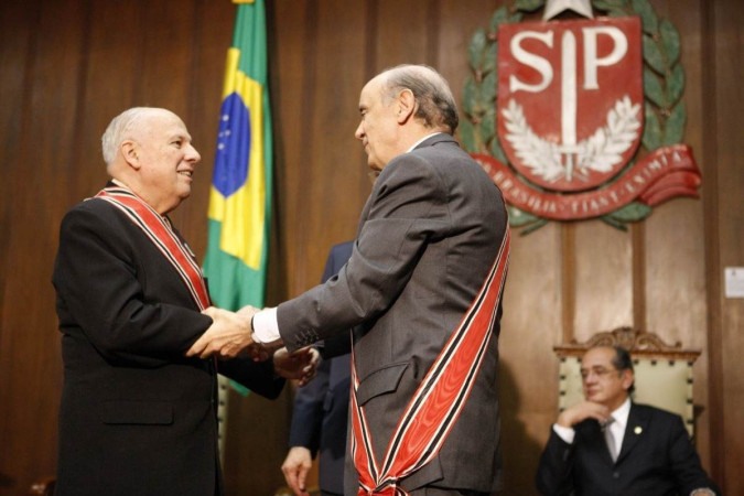 Ministro aposentado Moreira Alves recebe a Ordem do Ipiranga concedida aos ex-presidentes do STF pelo então governador de SP, José Serra, em 2009 -  (crédito: Nelson Jr./SCO/STF)