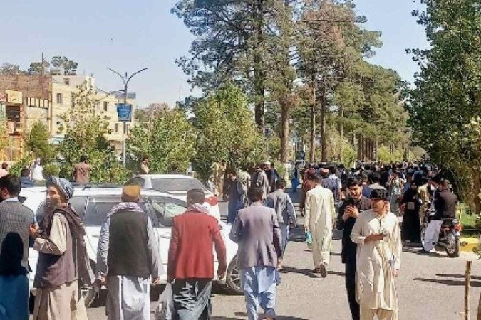 Personas en las calles de la ciudad afgana de Herat (Fuente de la imagen: Agence France-Presse)