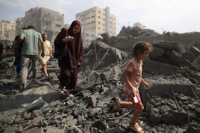 Cerca de 2 milhões de pessoas vivem na Faixa de Gaza, epicentro do conflito - (crédito: Mahmud HAMS/AFP) Cerca de 2 milhões de pessoas vivem na Faixa de Gaza, epicentro do conflito - (crédito: Mahmud HAMS/AFP)