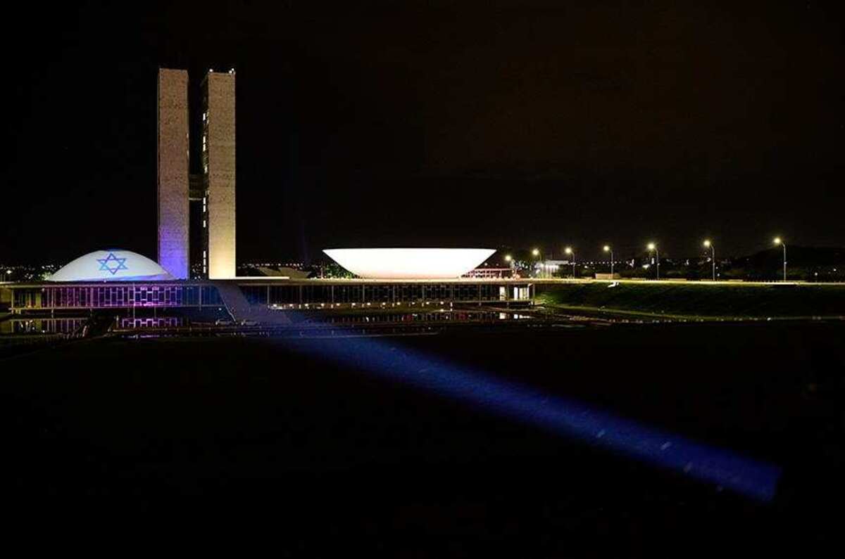 Bandeira israelense é projetada na cúpula do Senado em Brasília -  (crédito: Reprodução/Pedro França/Agência Senado)