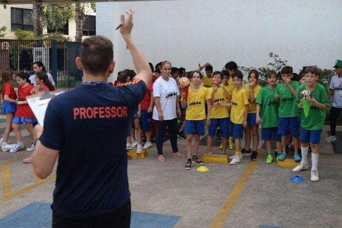 Na primeira infância, é brincando que se aprende. Colégio Maria Montessori 