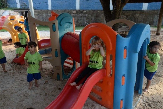 Na primeira infância, é brincando que se aprende. Colégio Maria Montessori 