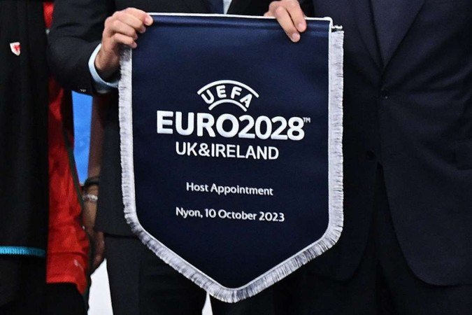 Reino Unido e a Irlanda foram eleitos para acolher o torneio de futebol Euro 2028 - (crédito: FABRICE COFFRINI / AFP) Reino Unido e a Irlanda foram eleitos para acolher o torneio de futebol Euro 2028 - (crédito: FABRICE COFFRINI / AFP)