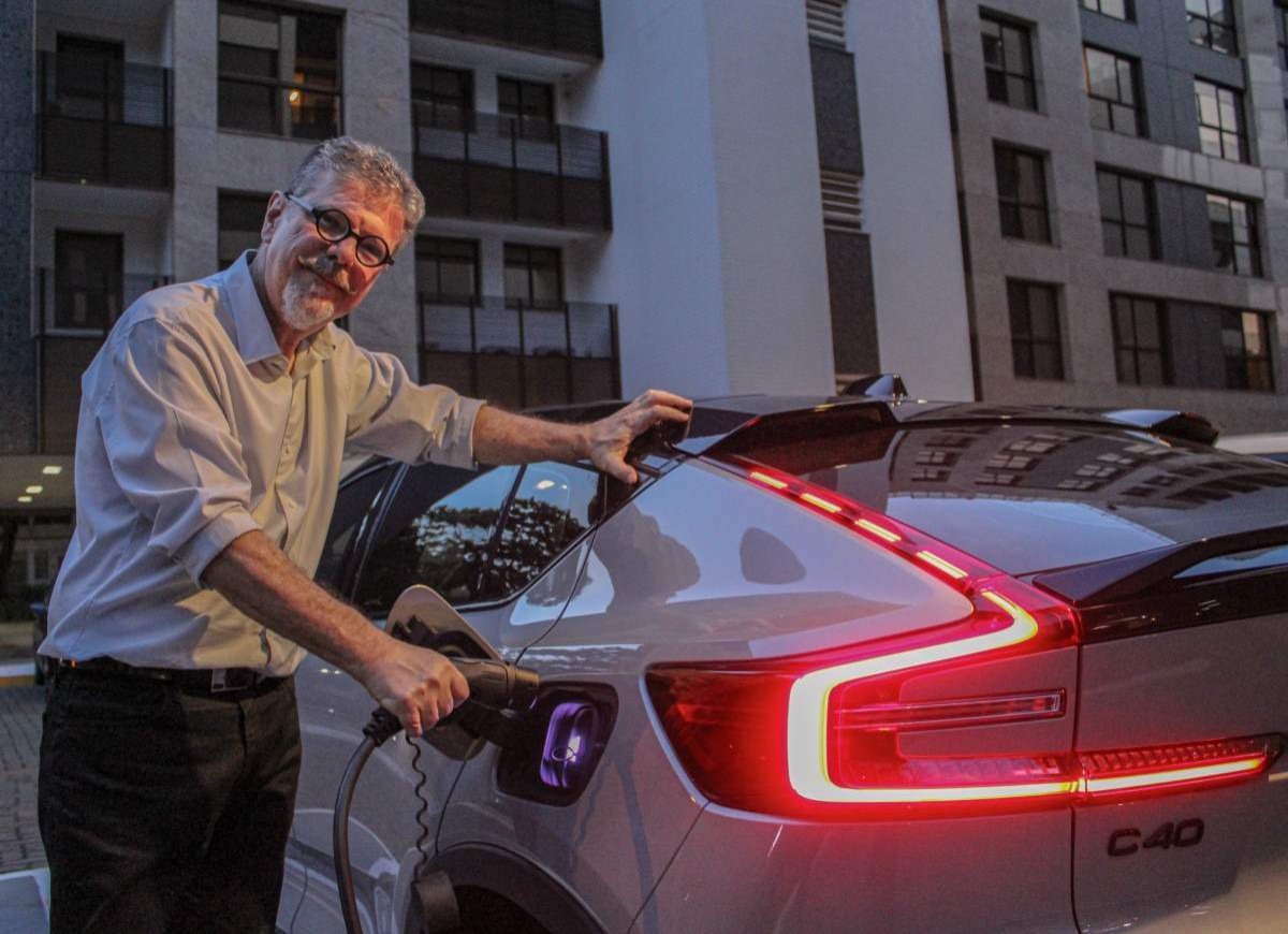 O arquiteto e urbanista Rogério Markiewicz passou a utilizar carro elétrico pela sustentabilidade