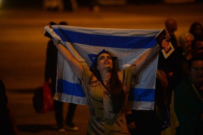 Até quarta (18/10), 1,1 mil brasileiros terão sido repatriados de Israel. Grupo de pelo menos 30 brasileiros, no entanto, aguardam resgate na fronteira entre Gaza e o Egito - (crédito: Ed Alves/ CB/ D.APress) Até quarta (18/10), 1,1 mil brasileiros terão sido repatriados de Israel. Grupo de pelo menos 30 brasileiros, no entanto, aguardam resgate na fronteira entre Gaza e o Egito - (crédito: Ed Alves/ CB/ D.APress)
