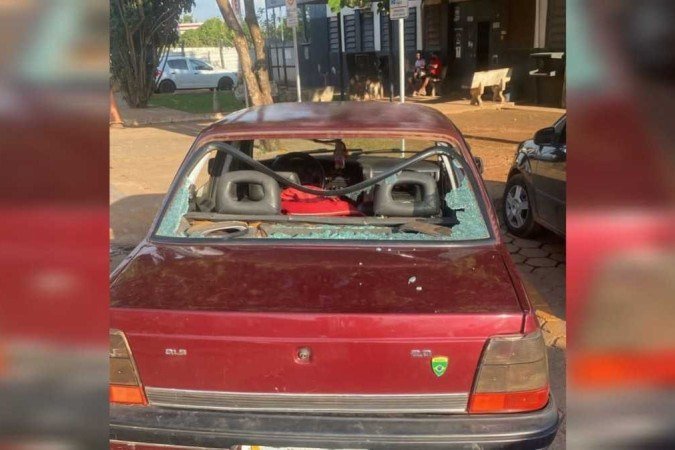 A tentativa de homicídio ocorreu após uma briga de trânsito e o tiro quase atingiu uma criança - (crédito: PMGO) A tentativa de homicídio ocorreu após uma briga de trânsito e o tiro quase atingiu uma criança - (crédito: PMGO)