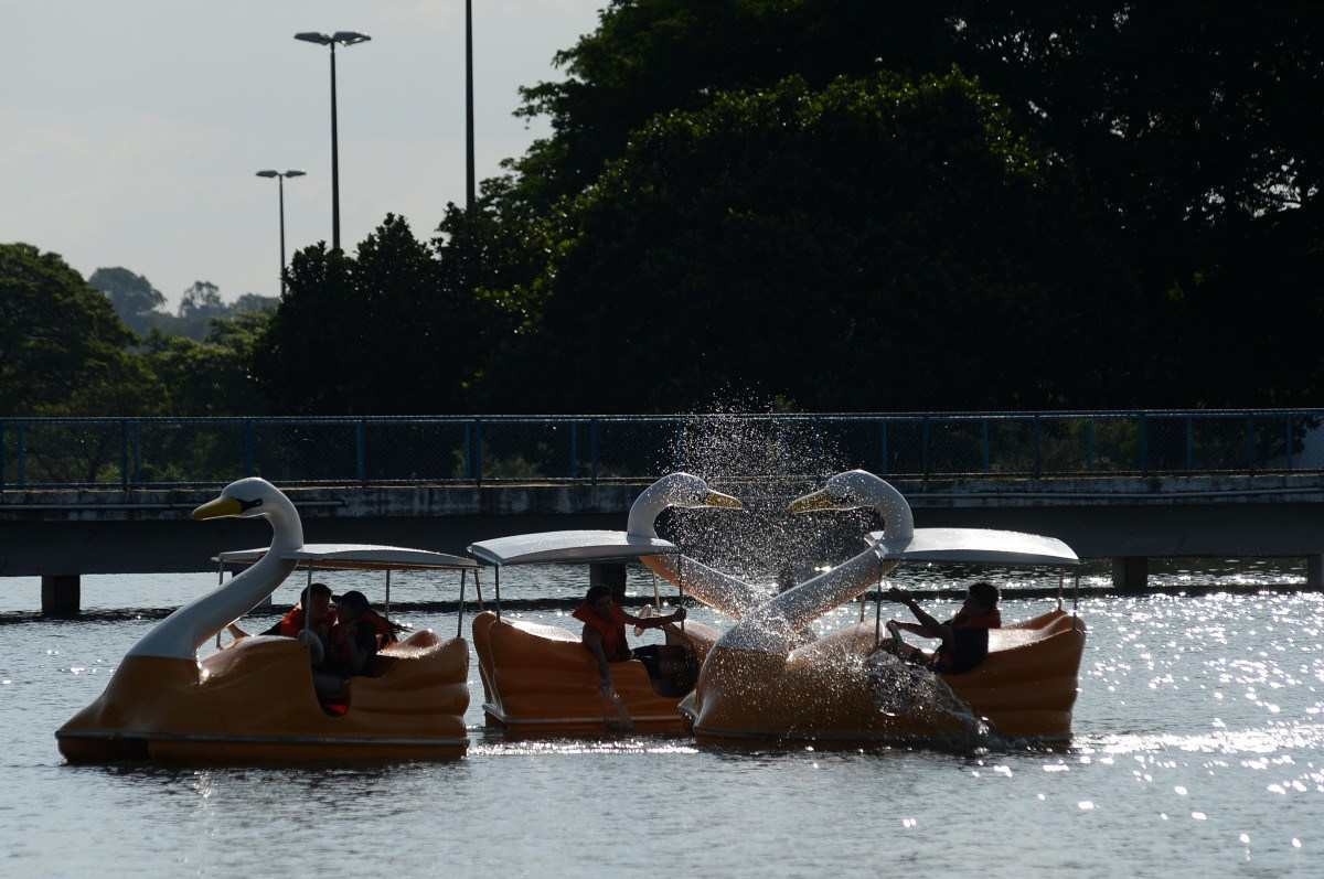  Aniversário do Parque da Cidade e véspera do Dia das Crianças. Na foto, reativação do pedalinho.