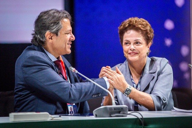 Haddad e Dilma celebram o empréstimo do Banco do BRICS. Governo tinha pedido a ajuda no 1º semestre - (crédito: Diogo Zacarias/MF) Haddad e Dilma celebram o empréstimo do Banco do BRICS. Governo tinha pedido a ajuda no 1º semestre - (crédito: Diogo Zacarias/MF)