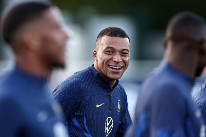 Atacante francês do Paris Saint-Germain, Kylian Mbappé -  (crédito:  Franck Fife/AFP)