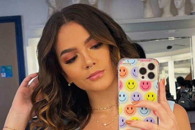 Recentemente, a atriz chamou atenção ao usar uma camiseta com a seguinte frase: ‘Meu ex é o meu maior fã’. - (crédito: Reprodução/Instagram) Recentemente, a atriz chamou atenção ao usar uma camiseta com a seguinte frase: ‘Meu ex é o meu maior fã’. - (crédito: Reprodução/Instagram)