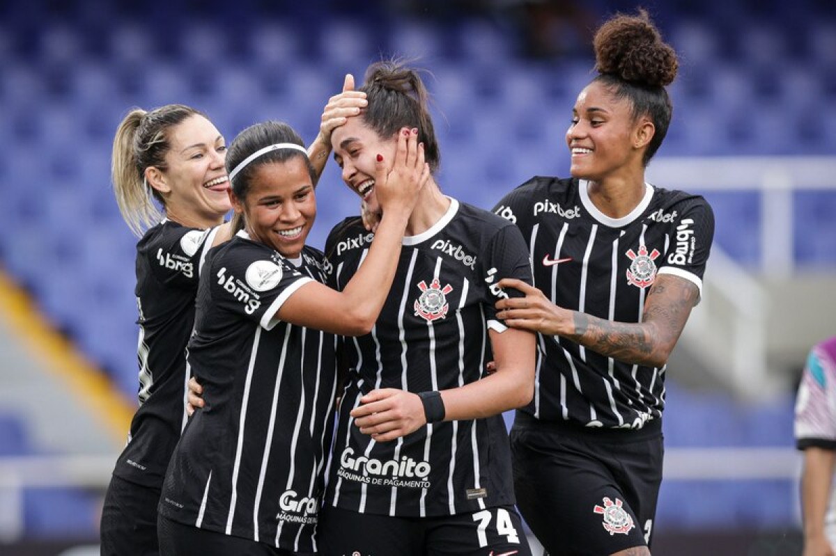 Corinthians goleia Libertad Limpeño e avança na Libertadores feminina