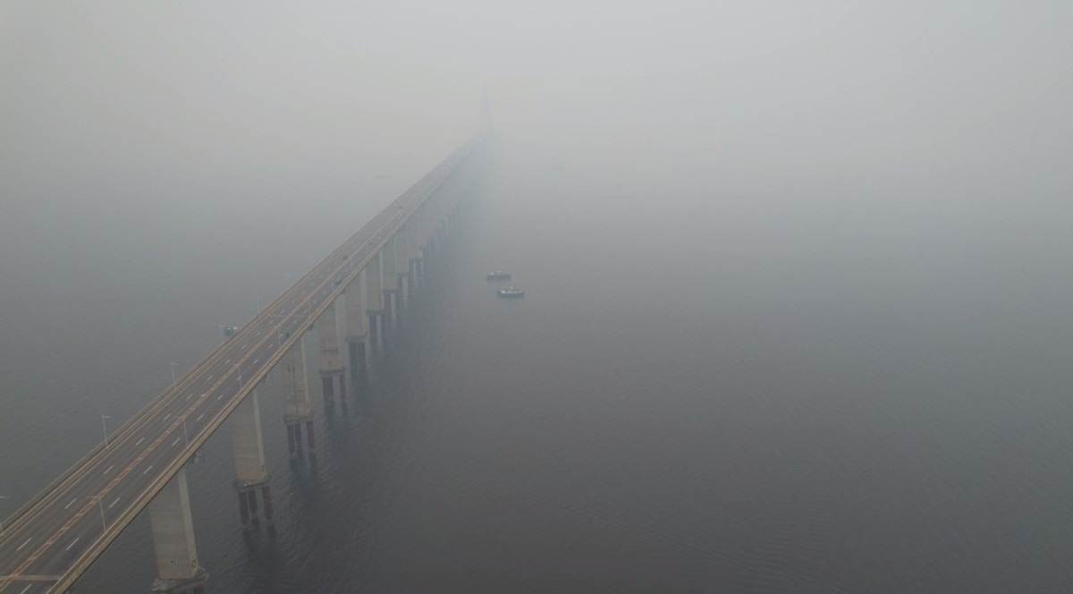 Seca na Amazônia: Manaus completa uma semana tomada por nuvem de fumaça