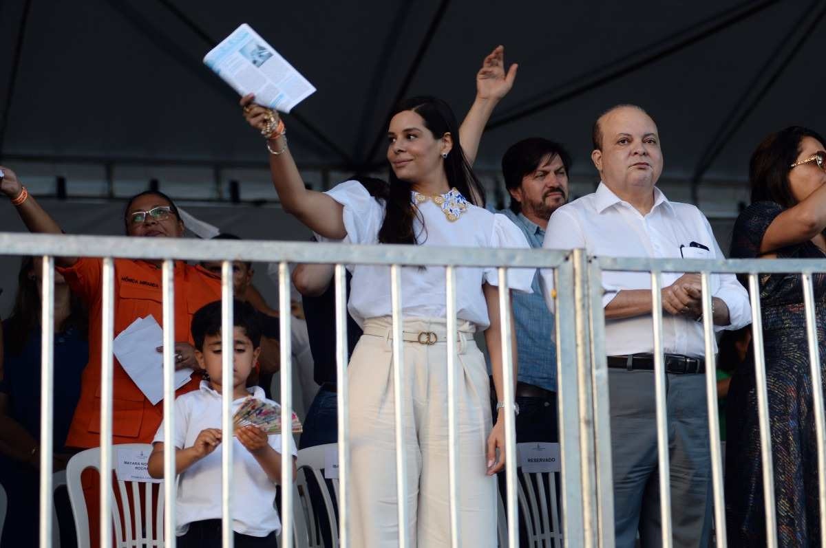  12/10/2023. Crédito: Minervino Júnior/CB/D.A Press. Brasil.  Brasilia - DF. Missa e procissão da padroeira do Brasil Nossa Senhora Aparecida. Governador Ibaneis Rocha e esposa Mayara Noronha.