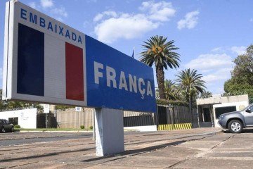Correio lança caderno com passeio pelas relações entre Brasil-França, por meio dos registros memoriais do Correio - (crédito: Ed Alves/CB) Correio lança caderno com passeio pelas relações entre Brasil-França, por meio dos registros memoriais do Correio - (crédito: Ed Alves/CB)