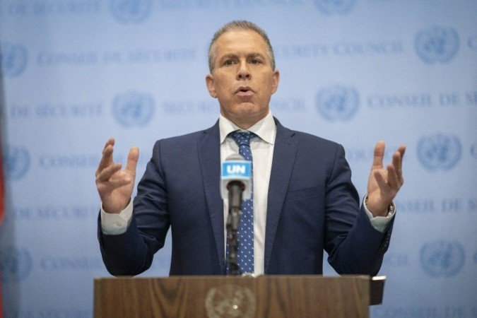 Segundo Erdan, ao invés de criticar Israel, a ONU deveria elogiá-los, por terem tomado Segundo Erdan, ao invés de criticar Israel, a ONU deveria elogiá-los, por terem tomado