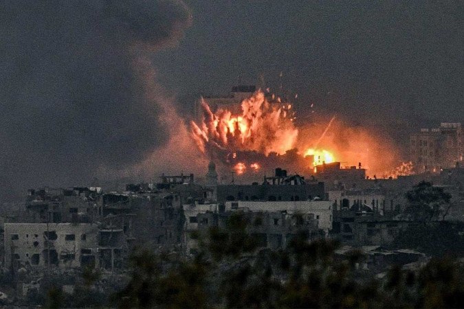  Bomba atinge norte de Gaza após alerta de Israel para evacuação - (crédito: AFP)